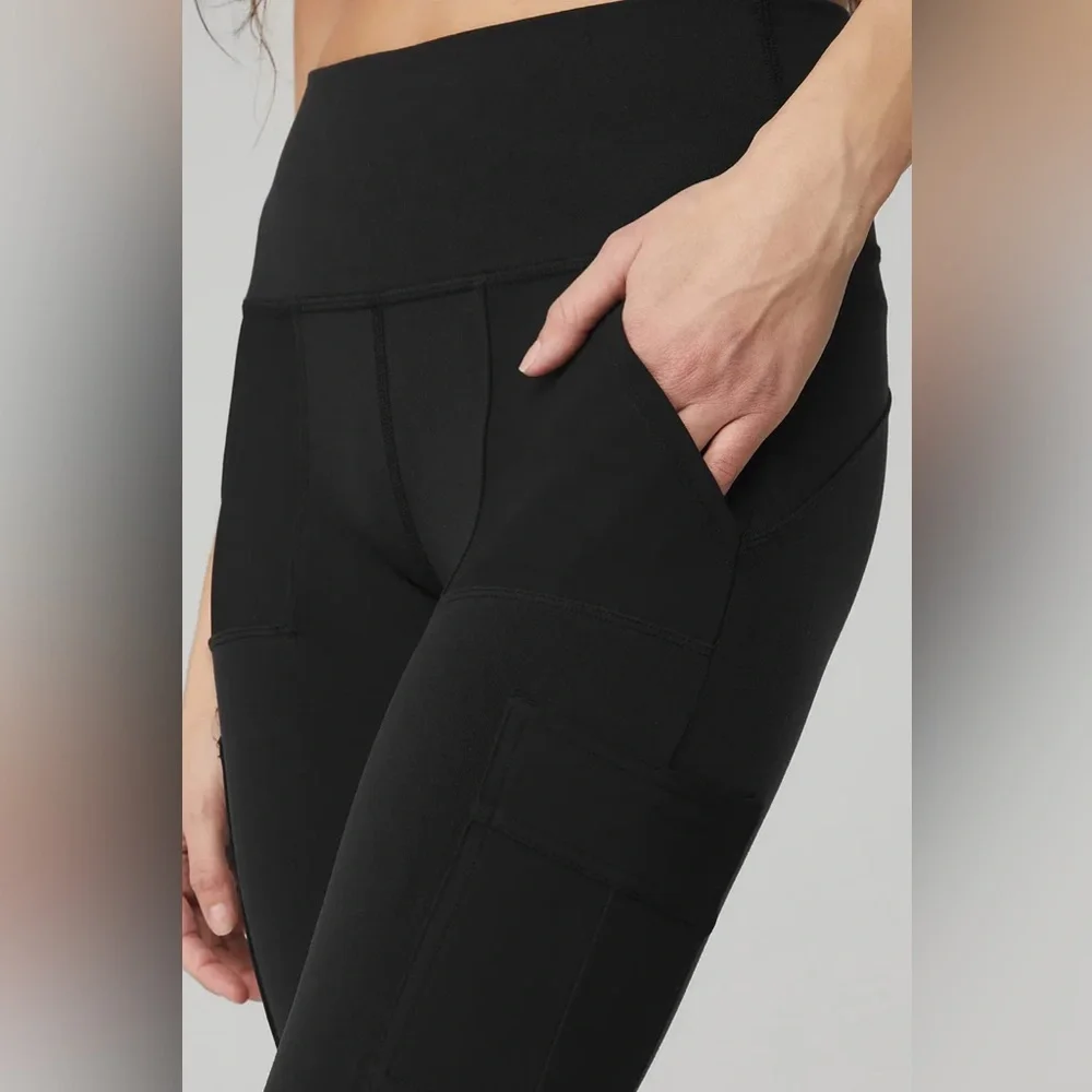 ALO Yoga High Waist Cargo Legging in Black